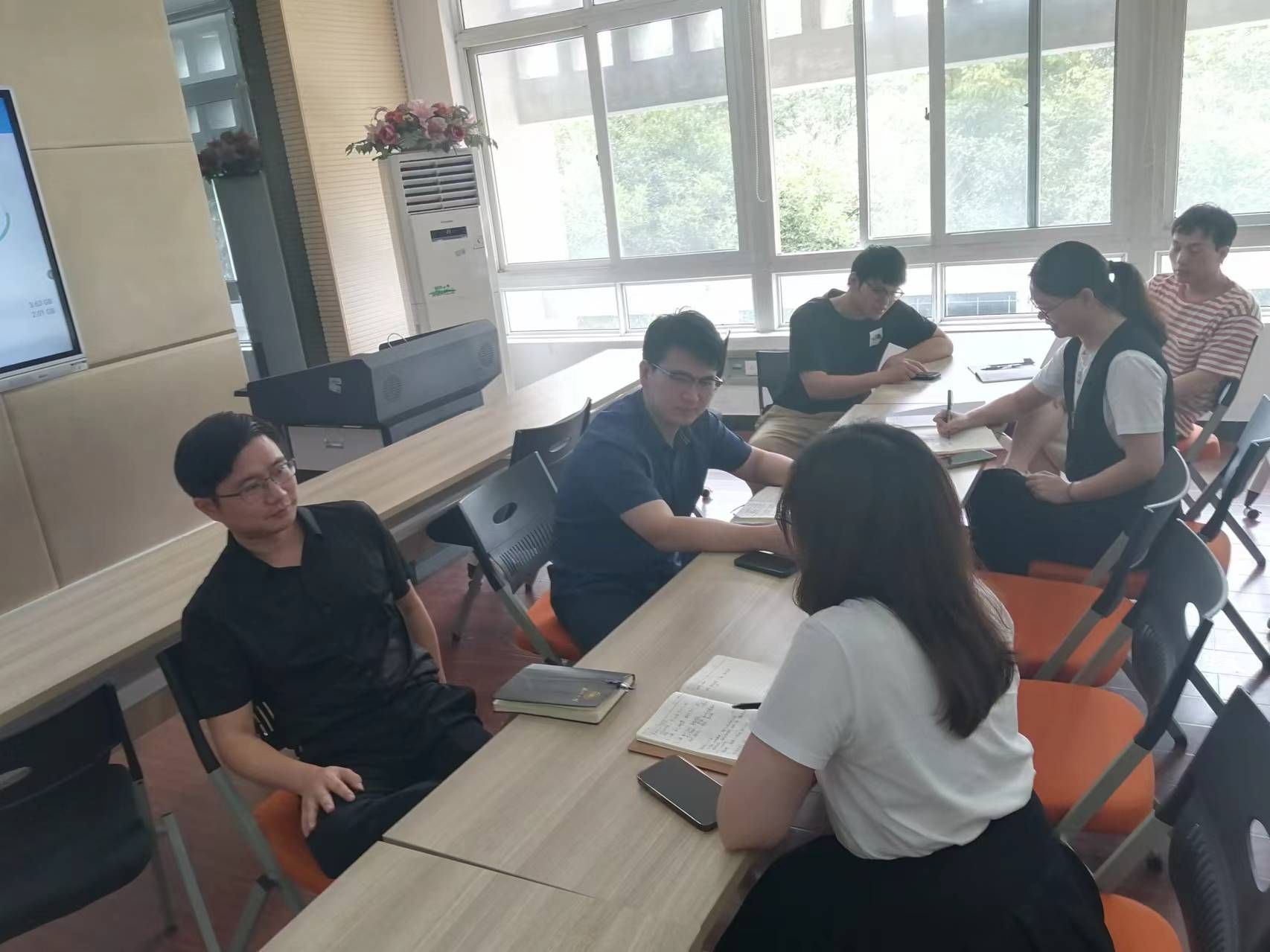 建工学院开展新学期实验室安全检查